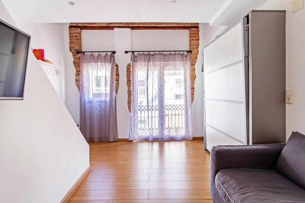 Apartamento Con Terraza Privada Cerca De La Playa Valencia Eksteriør bilde