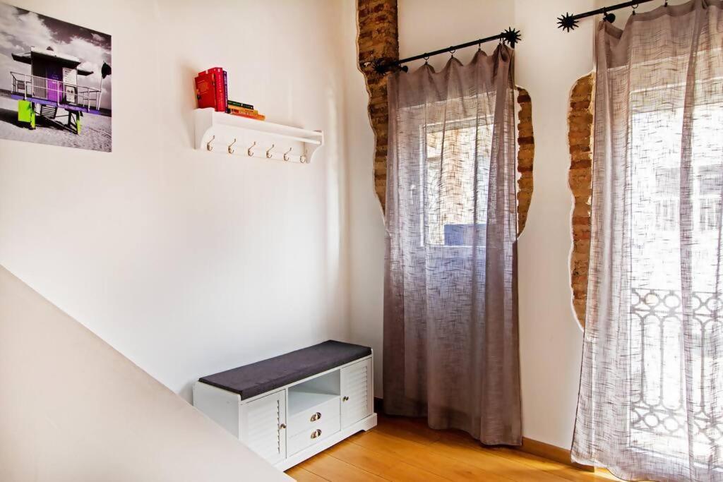 Apartamento Con Terraza Privada Cerca De La Playa Valencia Eksteriør bilde