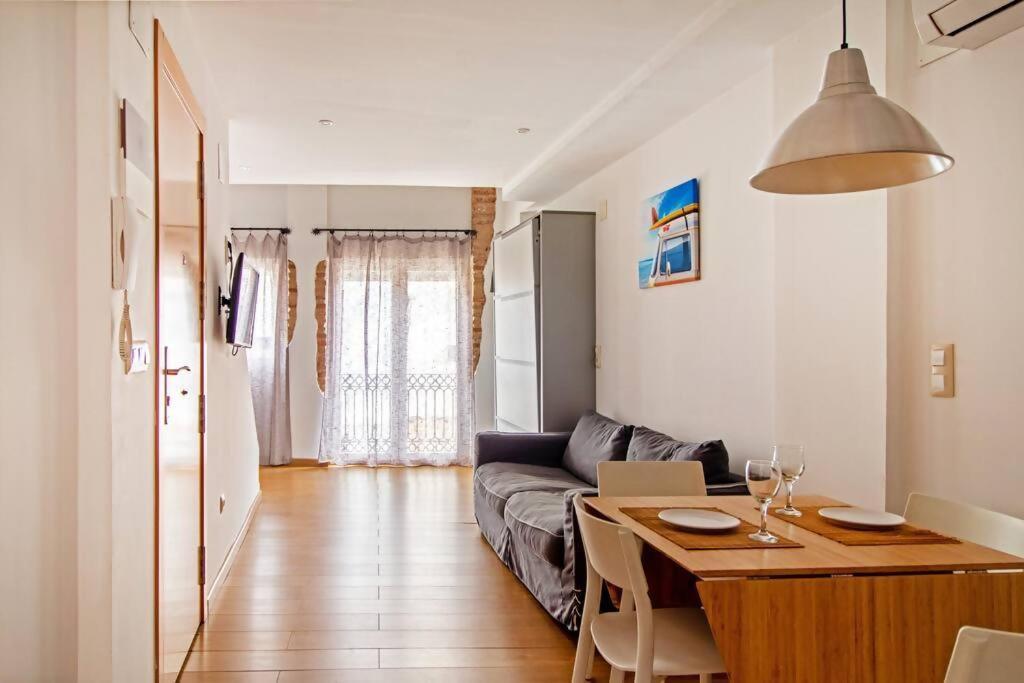 Apartamento Con Terraza Privada Cerca De La Playa Valencia Eksteriør bilde