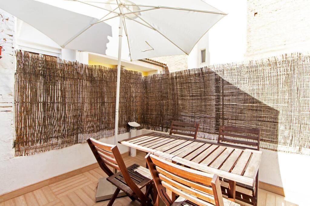 Apartamento Con Terraza Privada Cerca De La Playa Valencia Eksteriør bilde